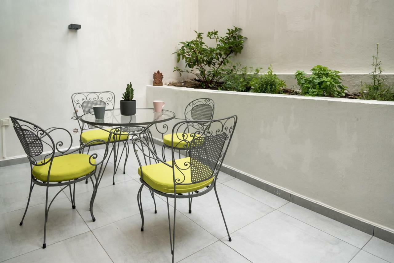 Central Cozy Studio With A Secret Garden Atenas Exterior foto